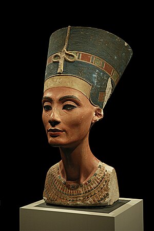 פסלה של נפרטיטי, אשתו העיקרית של פרעה אחנתון מלך מצרים.