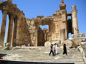 Entrée du temple de Bacchus.