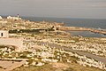 Vue du cimetière marin devant le cothon phénicien.