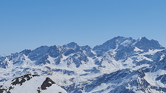 Blick nach Osten zu den Bernina-Alpen (für Annotationen der einzelnen Berge aufs Bild klicken)