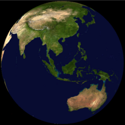 Isot Sundasaaret satelliittikuvassa keskellä