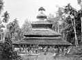 Soldiers in front of the Samalanga mosque (1880-1910)