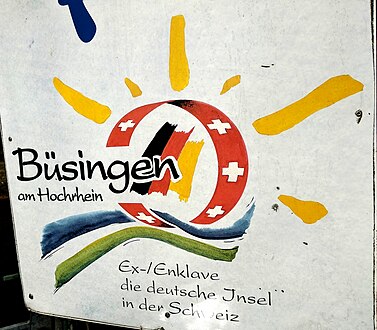 La ville se définit sur son logo comme « l’île allemande en Suisse ».