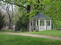 Pavillon im Park