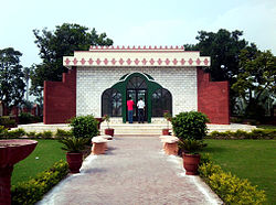 Tomb of Maulana Zafar Ali Khan Gateway to Wazirabad