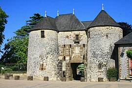 Photographie de la porte de l'ancien château.