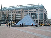 Rogierplein in 2007 gezien richting Nieuwstraat en winkelcentrum City 2