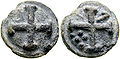 Il quinconce prende il nome dal Quincunx, una moneta di epoca romana del valore di 5/12 dell'Asse.