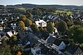 Richtung Altenbüren und Poppenberg, Bildmitte St. Engelbert Grundschule (Westsüdwesten)