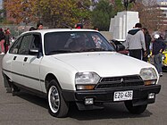 1983 Citroën GSA X3 driving on 3 wheels (see hydropneumatic suspension)