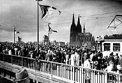 Le nouveau pont de Deutz au jour de l’inauguration (1948)