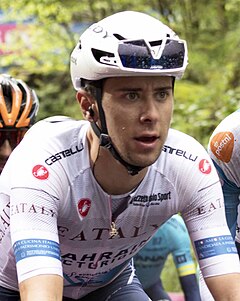 Antonio Tiberi im Weißen Trikot beim Giro d’Italia 2024