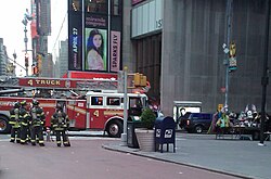Iskussa käytetty Nissan Pathfinder -katumaasturi Times Squarella 27 minuuttia epäonnistuneen iskun jälkeen.