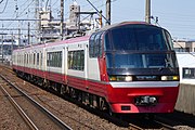 1200系リニューアル車（特別車側）