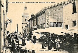 Les Halles de Guichen au début du XXe siècle (carte postale Edmond Mary-Rousselière).