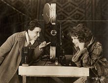 Dorothy Arzner eta Clara Bow The Wild Party filman