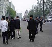 Корейська молодь на вулицях Пхеньяну