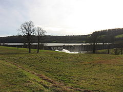 Barrage hydroélectrique du Val Joly, à l'est de Willies.