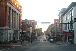 Potomac Street dari sisi selatan di downtown Hagerstown