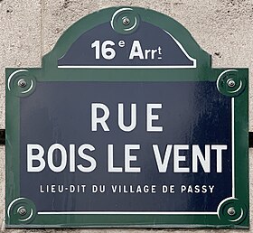 Voir la plaque.