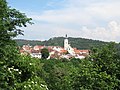 Panoramo de centro de la urbo el strato Plzeňská ulice