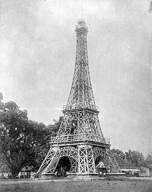 Réplika Munara Eiffel tina awi di Tasikmalaya (1898)