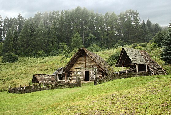 Reconstrucció d'un assentament celta del final del període de La Tène (segle ii / i aC) a Havranok, Eslovàquia