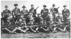 Irlannin tasavaltalaisarmeijan sotilaita Irlannin vapaussodan aikana