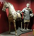 Ricostruzione dell'equipaggiamento di un cavaliere romano del amuseo di Canterbury.