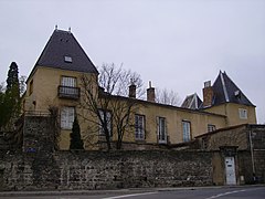 Château de La Tour à Saint-Genis-Laval où Lucien Bégule est né.