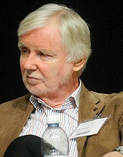 Erkki Tuomioja Helsingin kirjamessuilla 2017