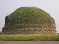 Mankiala Stupa gần Rawalpindi, Pakistan