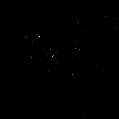 Der offene Sternhaufen der Hyaden mit dem hellen Roten Riesen Aldebaran (α Tauri).
