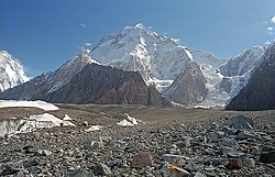 Pohled od soutoku ledovců Baltoro a Godwin-Austen (z místa zvaného Concordia)