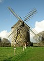 Le moulin à vent de Kercousquet (restauré).