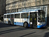 Heuliez GX 107 en gare de Melun.