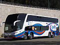 Reisebus mit zwei Lenk- und zwei Antriebsachsen