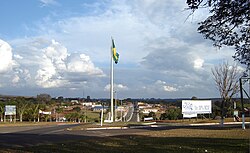 Entrada da cidade - vista da SP-255