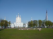Вид на Смольный собор с площади Растрелли