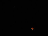 Eclipse + Marte visto desde Victoria, Australia a las 05:48 a.m. AEST (UTC + 10)