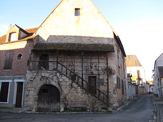 Ancien grenier à sel de la ville.