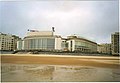 Sous le casino d'Ostende s'entassent les rats : Cependant, sous le casino... Page 13 de l'édition Glénat de 1986.