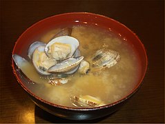 Soupe miso aux palourdes.