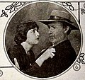 Escena de The Covered Wagon (1923), con Ernest Torrence y Lois Wilson.