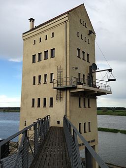 Krantornet vid hamnen i Gross Neuendorf