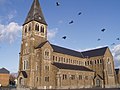 Pultdach über dem Seitenschiff einer Kirche (St. Victor in Sambreville, Belgien)