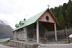 工事中の12人の殉職者のメモリアルとして建てられた教会
