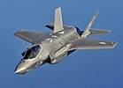 Um Deutschland die Fähigkeit der nuklearen Teilhabe zu erhalten, gab das Bundesverteidigungsministerium am 14. März 2022 nach rund fünf Jahren Prüfzeit die Beschaffung der F-35 für die Luftwaffe bekannt. (Bild einer F-35A vom 15. Mai 2013) KW 12 (ab 20. März 2022)