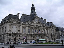 Prefeitura, pelo arquiteto Victor Laloux (1896-1904).