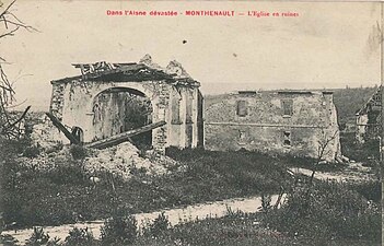 L'église en ruines en 1918.